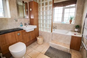 FAMILY BATHROOM- click for photo gallery